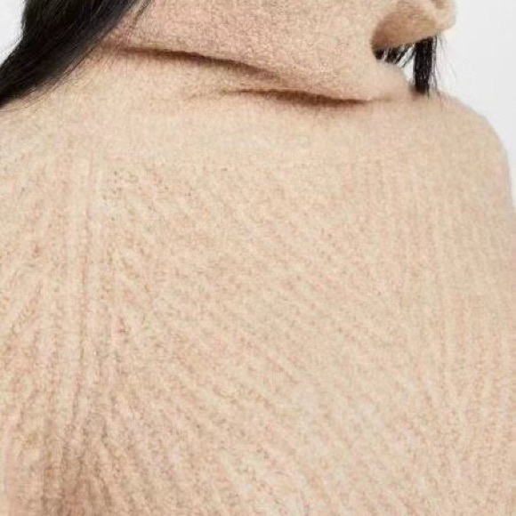 Theory Moving Rib Turtleneck Sweater - Picture 5 of 9